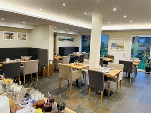 Tägliches inbegriffenes Frühstücksbuffet