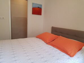 Phòng đôi | Màn/rèm cản sáng, nôi (giường cho trẻ sơ sinh) miễn phí, bộ trải giường 