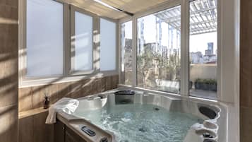 室內 Spa 池