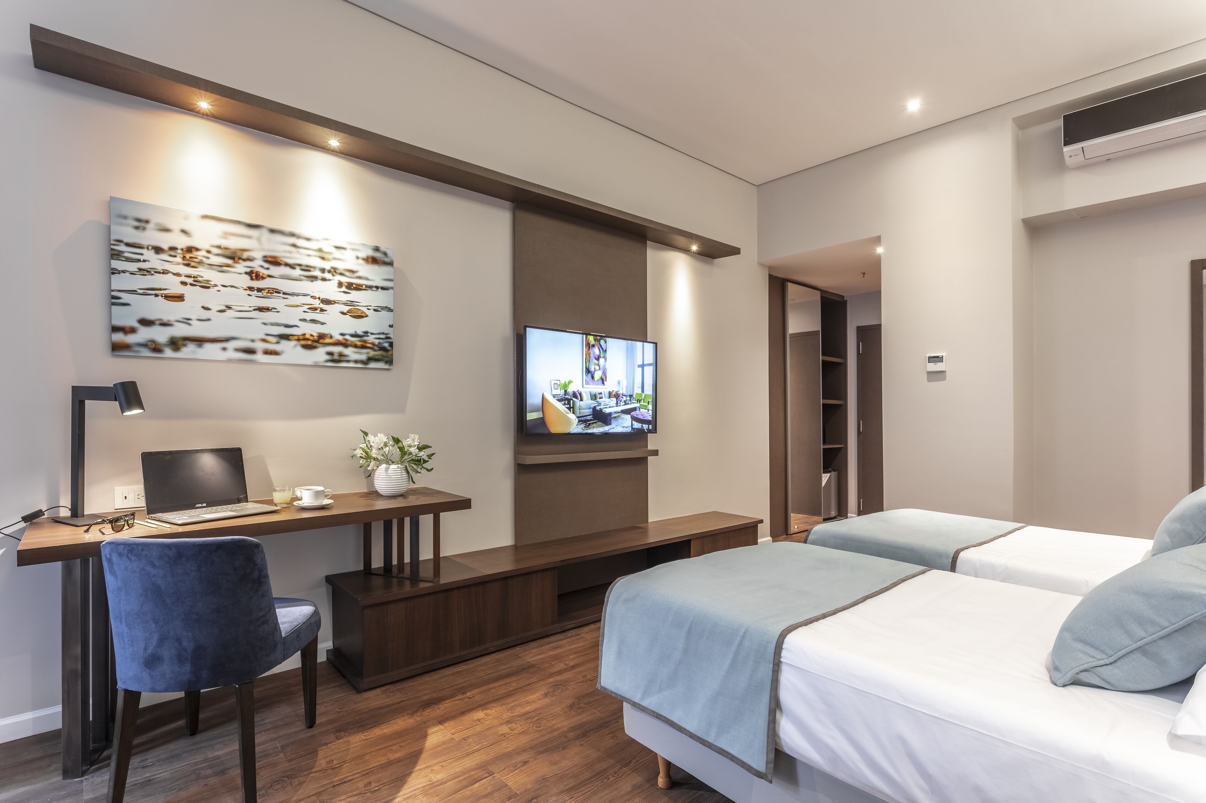 superior double room | 1 bedroom, in-room safe, individually decorated, individually furnished