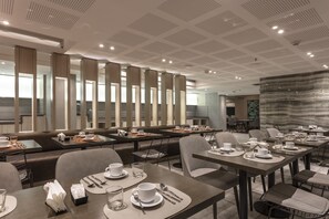 Buffet breakfast on weekends (USD 15 per person) - Huinid Obelisco Hotel (Buenos Aires)