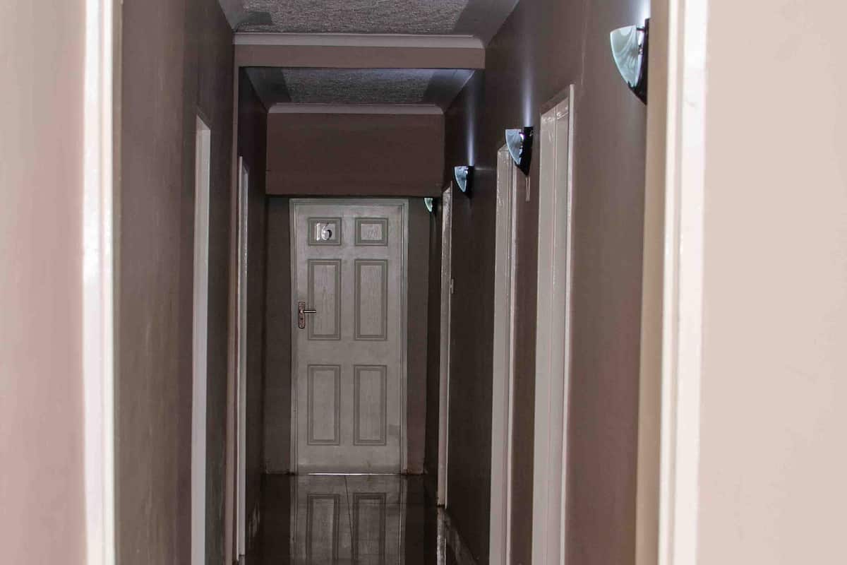Family Room | Desk, iron/ironing board (on request), WiFi (free), bed sheets