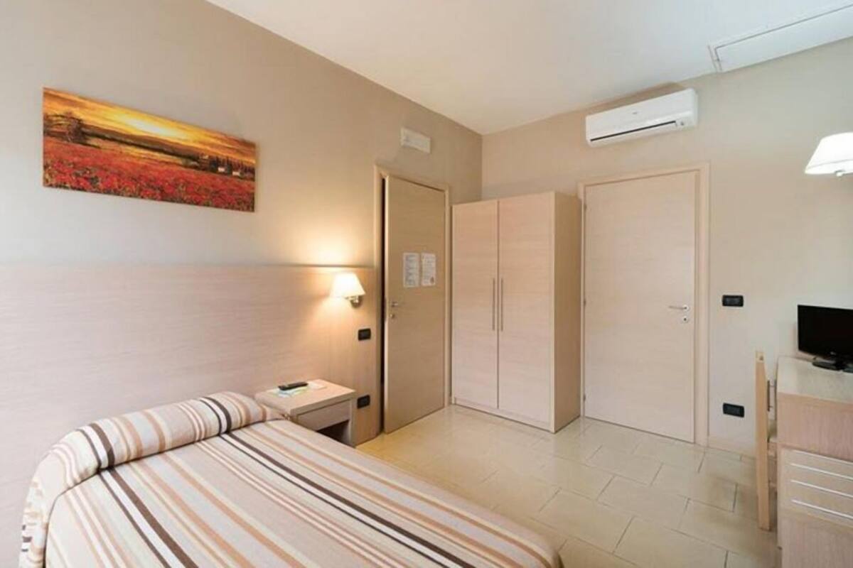 Habitación individual | Escritorio, wifi gratis y ropa de cama