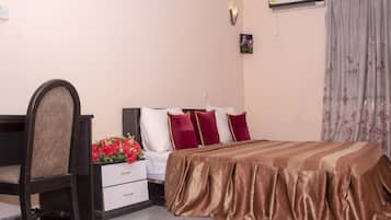 In-room safe, individually decorated, desk, laptop workspace