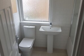 Apartment, 2 Bedrooms | Bathroom - Arma Short Stays - Iffley Road (Oxford)