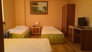 Shared Dormitory, Triple - Hotel SevturInn (Seferihisar)