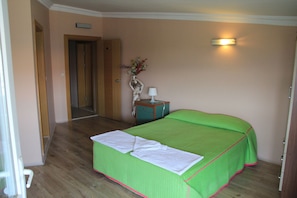 Basic-Doppelzimmer | Schreibtisch, kostenloses WLAN