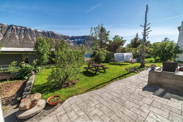 View from room - Sólheimar Studio Apartments (Isafjordur)
