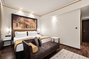 Habitación doble superior | Minibar, caja fuerte, escritorio y sistema de insonorización