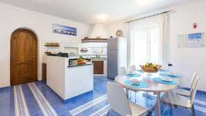 Panoramic Villa, 3 Bedrooms | Private kitchen | Full-size fridge, microwave, oven, stovetop - Villa The Phoenix (Massa Lubrense)
