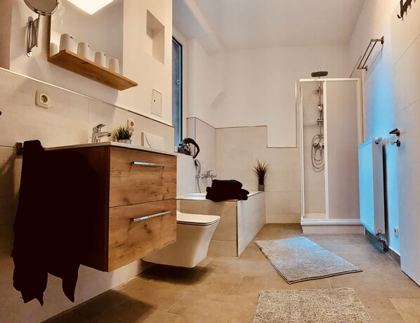 Exclusive Apartment, 2 Bedrooms, Ground Floor | Bathroom