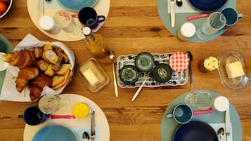 Free daily continental breakfast