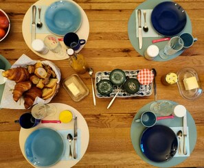 Free daily continental breakfast