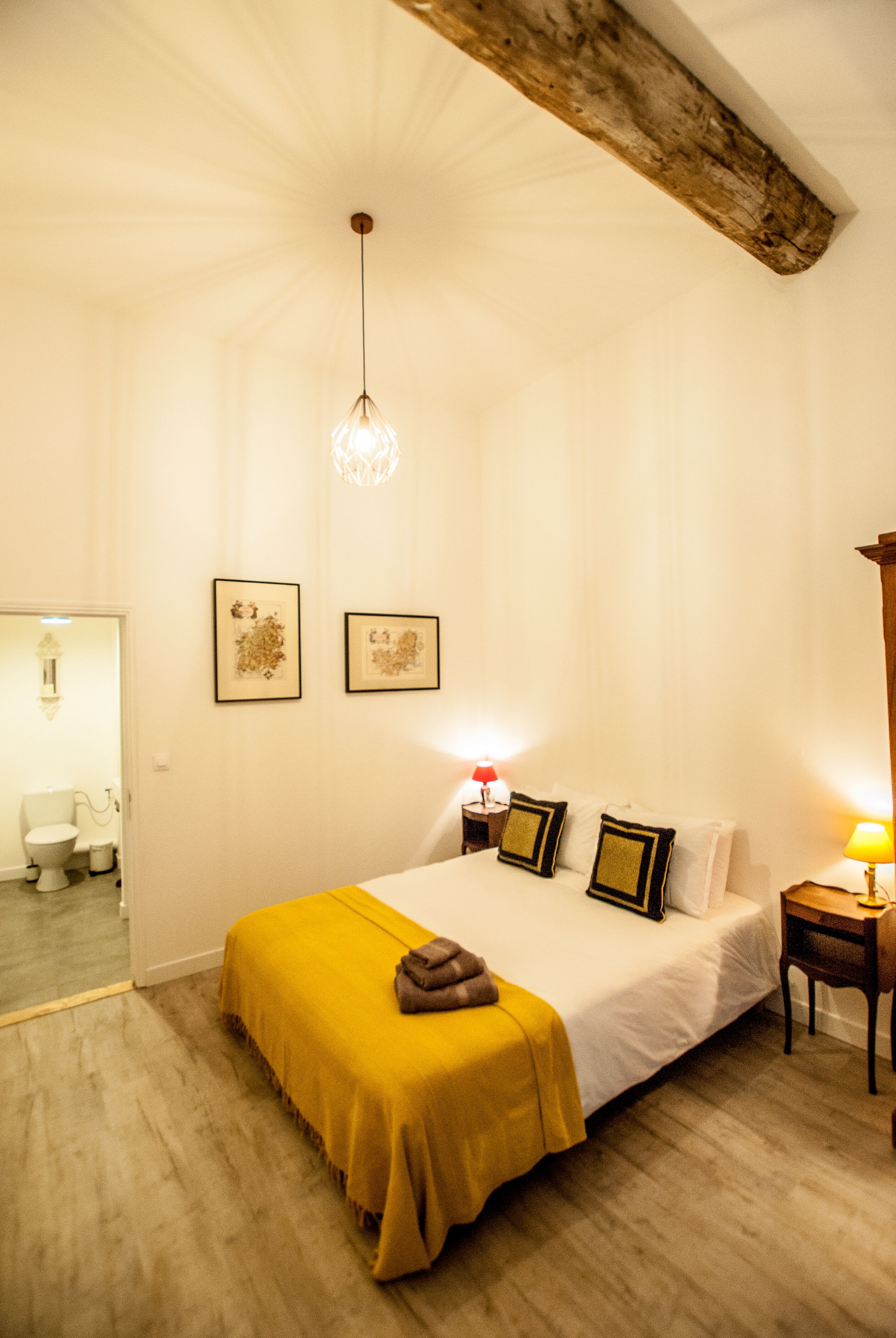 Doppelzimmer | Hochwertige Bettwaren, Betten mit Memory-Foam-Matratzen