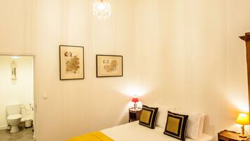 Doppelzimmer | Hochwertige Bettwaren, Betten mit Memory-Foam-Matratzen