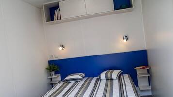 2 bedrooms, individually decorated, individually furnished