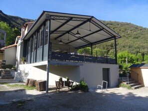 Daily continental breakfast (EUR 7.50 per person) - Camping Le Mouretou (Val-d'Aigoual)