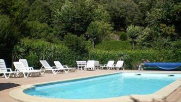 Seasonal outdoor pool