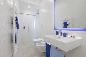 Bathroom - Sara Home 1 (Sorrento)