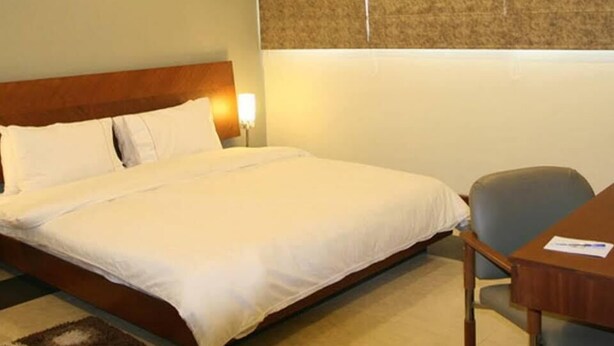 Luxury Room | Meeting facility - Hotel Royal Fort (Lahore)