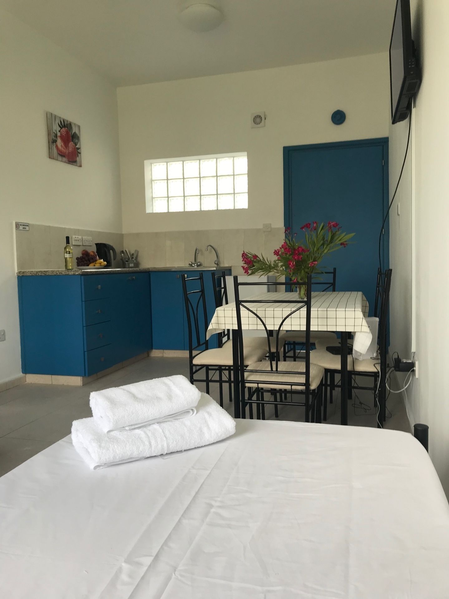 Comfort Room | Soundproofing, rollaway beds, free WiFi