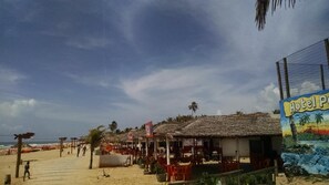 Beach nearby, beach bar - Hotel Portal Do Mar (Conde)
