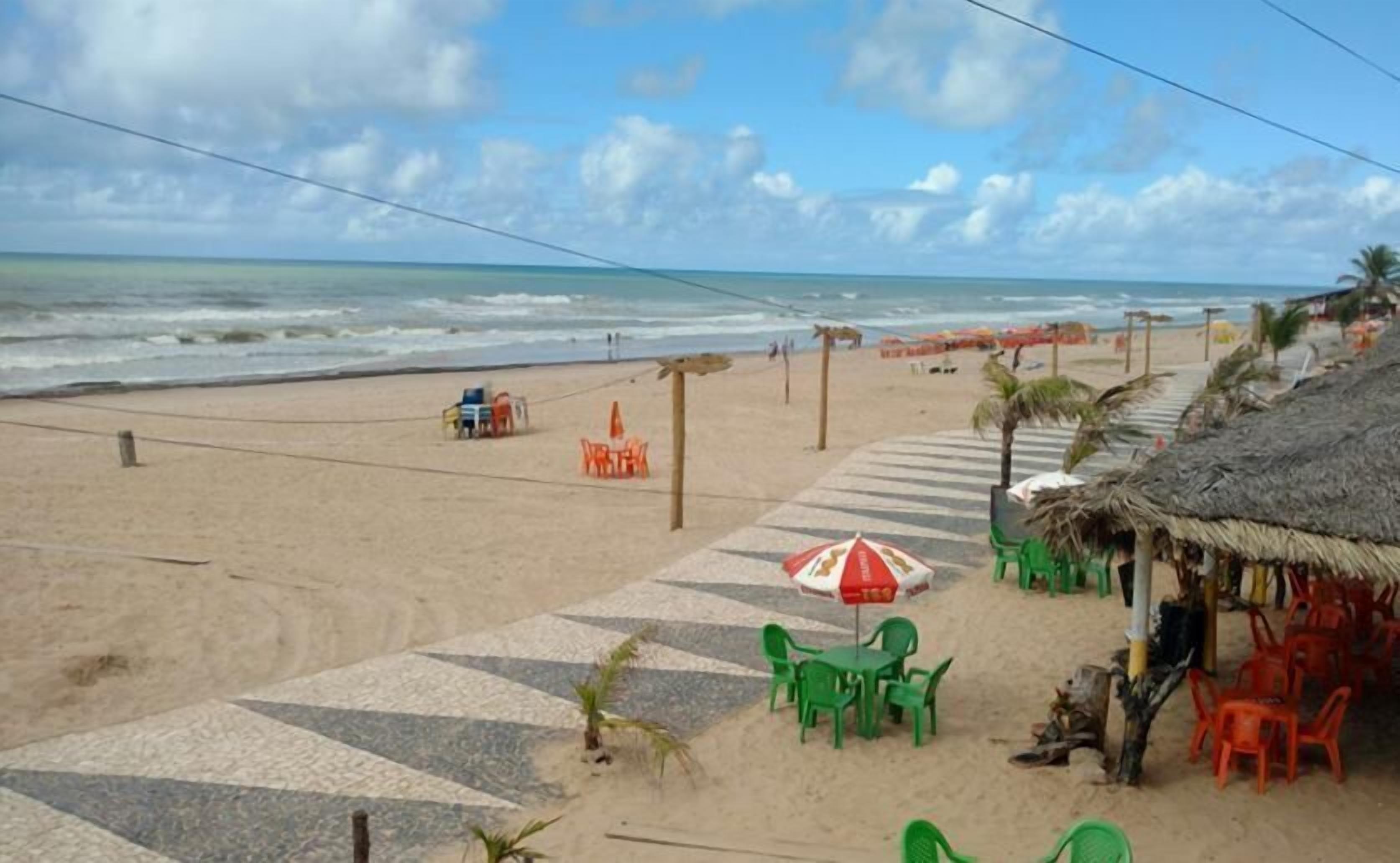 Perto da praia, bar na praia 