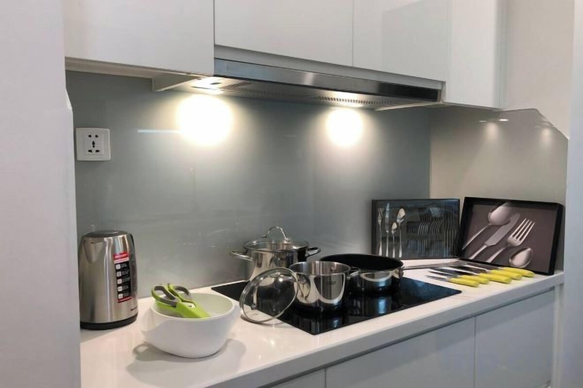 Private kitchen | Fridge, microwave, stovetop, dishwasher