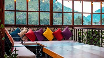 45-inch Smart TV with cable channels, TV, fireplace