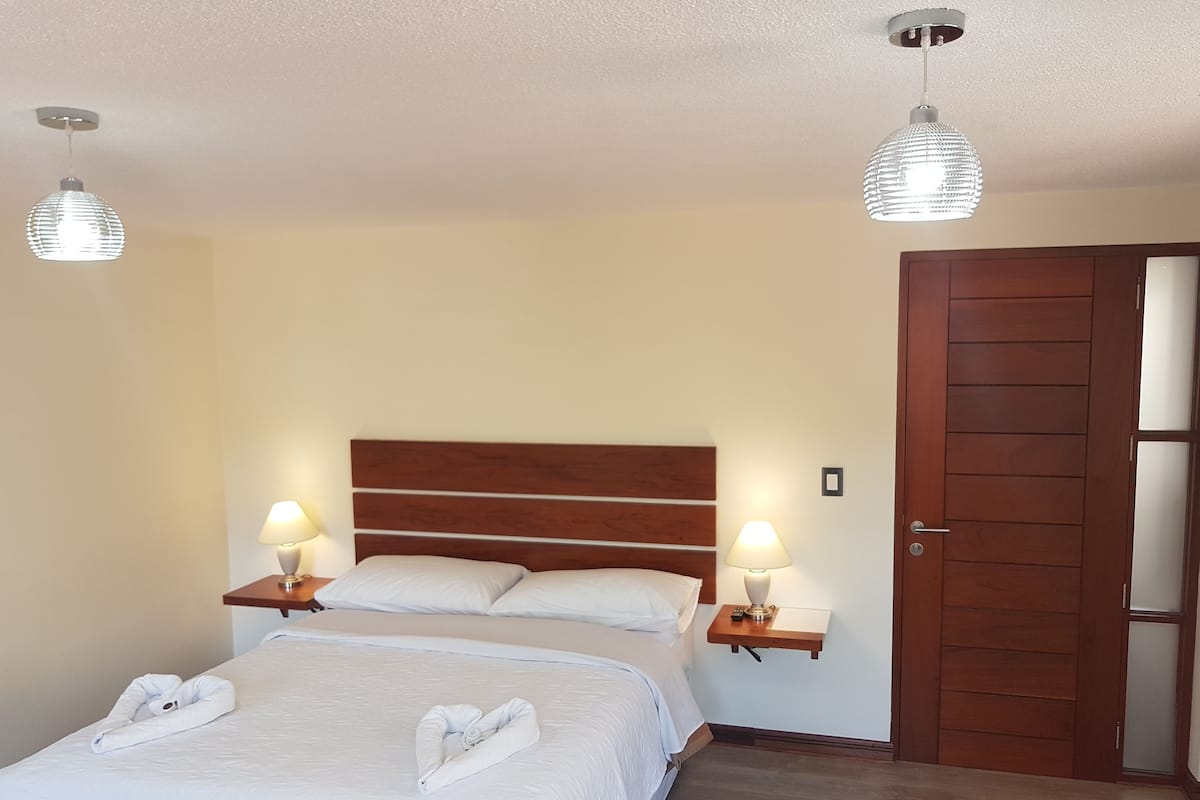 Deluxe Room | 1 bedroom, desk, laptop workspace, free WiFi