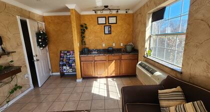 Benbrook Inn & Suites