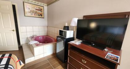 Benbrook Inn & Suites