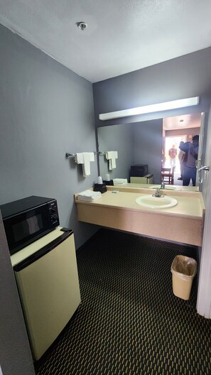 Artículos de higiene personal gratuitos y toallas