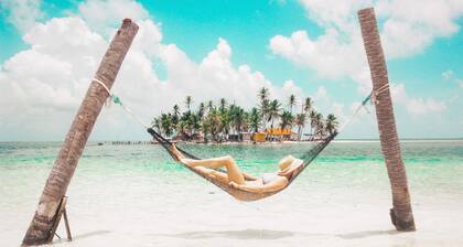 Private Over-the-Water Cabin in San Blas including Meals