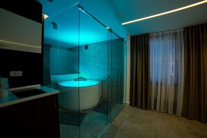 Departamento (2) | Tina profunda
