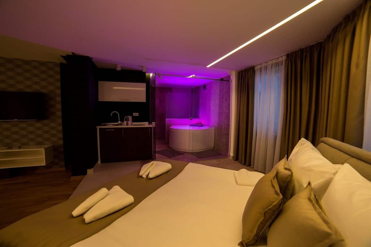 Apartment (2)