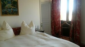 Deluxe Double or Twin Room | In-room safe, blackout curtains, soundproofing, iron/ironing board - La Grande Maison (Cambieure)