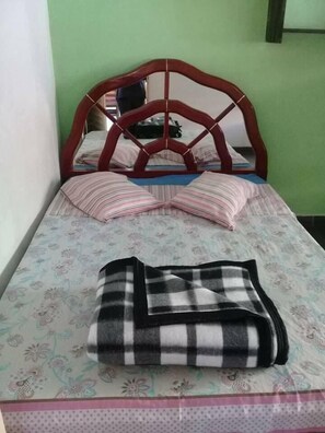 Habitación doble | Wifi gratis y ropa de cama