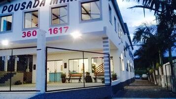 Fachada da propriedade