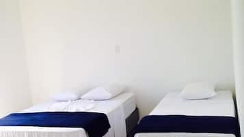 Quarto casal ou duplo | Quartos à prova de som, Wi-Fi de cortesia, roupa de cama