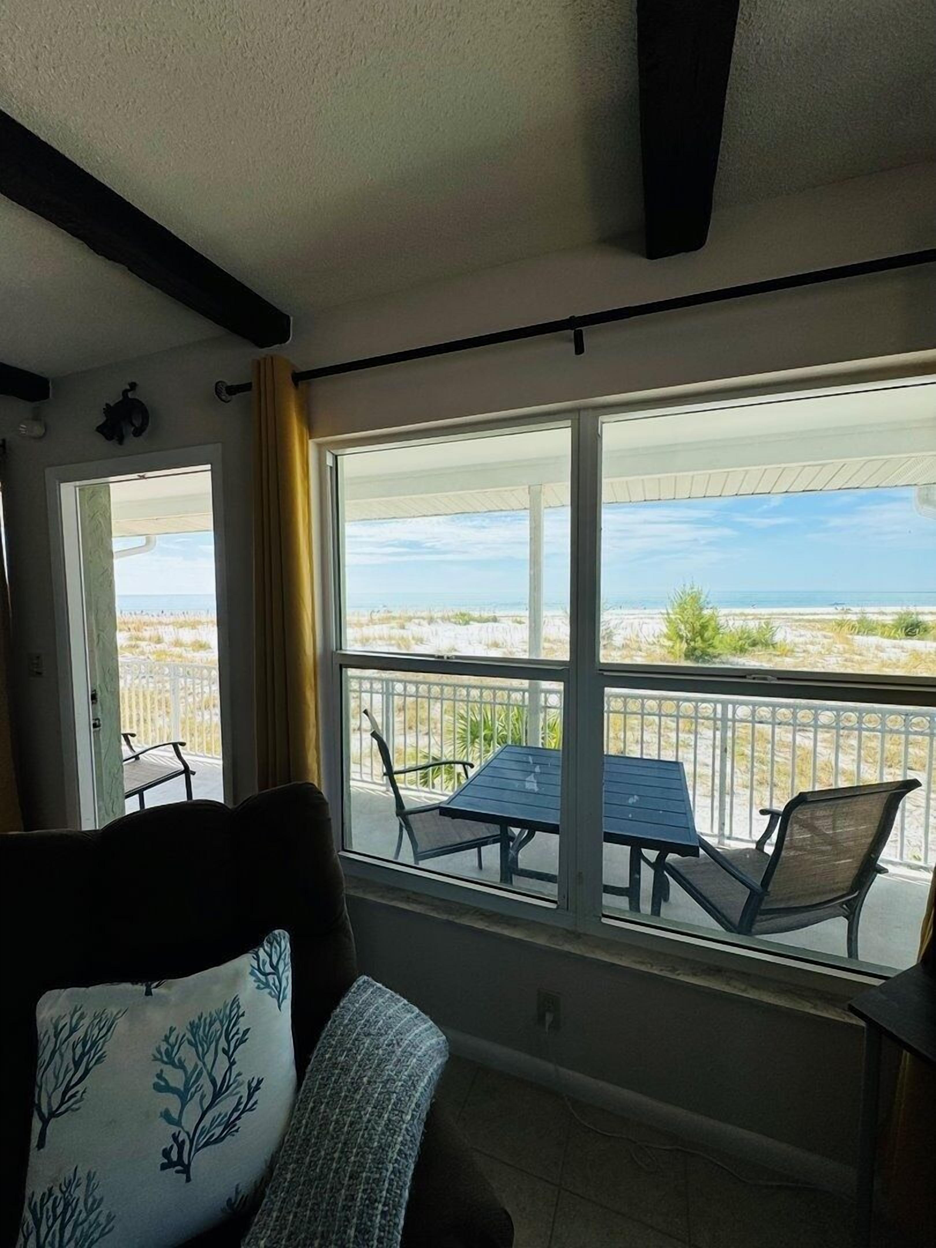 Apartment, 3 Bedrooms | Living area