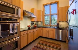 Condo, 5 Bedrooms | Private kitchen | Fridge, oven, coffee/tea maker, toaster - Mill Creek Court Condos Just 100 yards from Gondola by RedAwning (Vail)