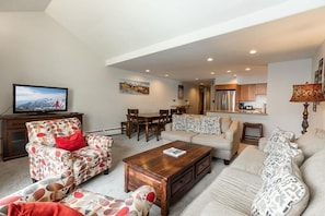 Apartment, 3 Bedrooms | Living area