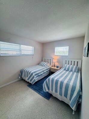 Apartment, 3 Bedrooms | 3 bedrooms, free WiFi, bed sheets