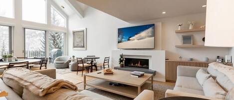 Condo, 4 habitaciones | Interior