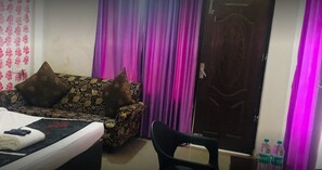 Peralatan tempat tidur premium, dihias secara berasingan 