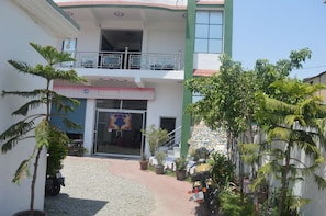 Fachada da propriedade