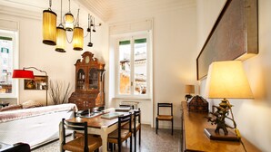 Unclassified image, 4 of 21, button - Wanderlust, 3 Bedroom Air Conditioned Apartment in Trastevere (Rome)