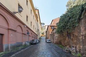 Property grounds - The Quietest Corner of Trastevere, AC & Elevator (Rome)