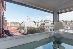 Apartment (2 Bedrooms) | Blick auf die Stadt